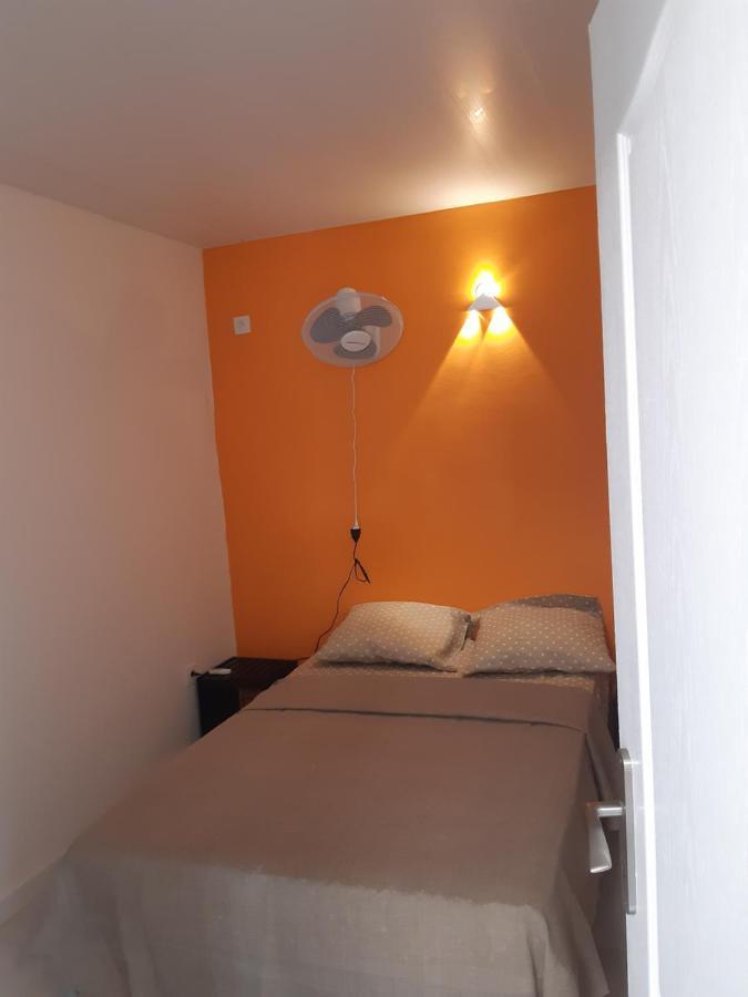 Logement La Poulette Rivière-Pilote Buitenkant foto