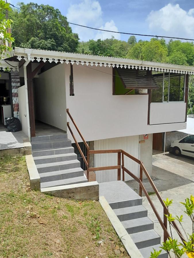 Logement La Poulette Rivière-Pilote Buitenkant foto